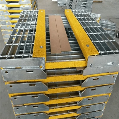 Gradini per scale in grigliato di acciaio zincato